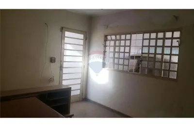 Casa à venda na Rua Jarbas Barros Galvão, 391, Jussara, Araçatuba