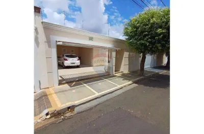 Casa com 3 quartos à venda na Carlos De Campos, 198, Dona Amélia, Araçatuba