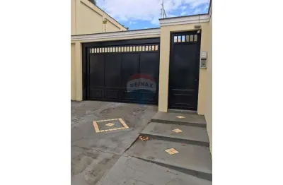Casa em condomínio fechado com 2 quartos para alugar no Centro, Araçatuba 