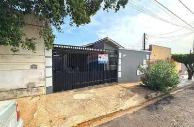 Casa com 3 quartos à venda no Conjunto Habitacional Etheocle Turrini, Araçatuba 