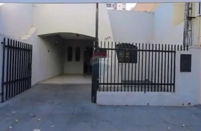 Casa com 3 quartos para alugar no Higienópolis, Araçatuba 