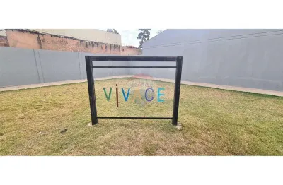 Casa em condomínio fechado com 2 quartos à venda no Petit-Trianon, Araçatuba 