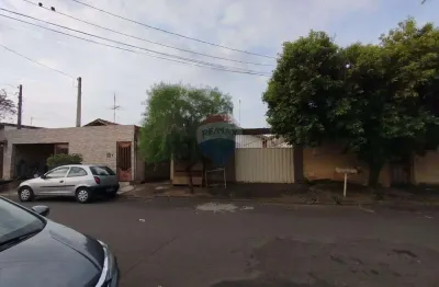 Casa com 3 quartos à venda no Conjunto Habitacional Hilda Mandarino, Araçatuba 