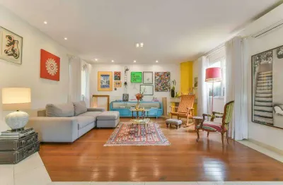 br /
    Casa em Condomínio 273m² no Campo Belo 4 suítes 3 vagasbr /