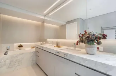 br /
    Amplo apartamento no Jd América 270m² 3 suítes 3 vagasbr /