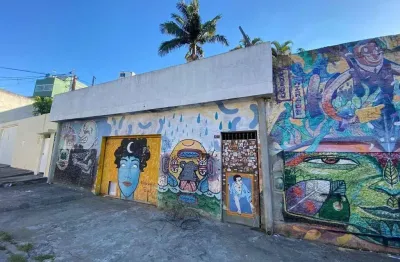 br /
    Sobrado no Capão Redondo com 181m² 4 dorm 1 suíte 6 vagasbr /