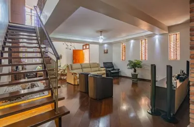 Casa com 3 quartos à venda na Rua Barra do Chapéu, Vila Romana, São Paulo