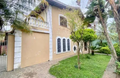 br /
    Casa com 221m² em Interlagos 4 dorms sendo 2 suítes 6 vagasbr /