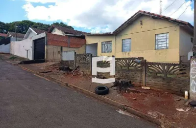 Casa com 4 dormitórios à venda, 137 m² por r$ 120.000,00 - núcleo habitacional adriano correia - apucarana/pr