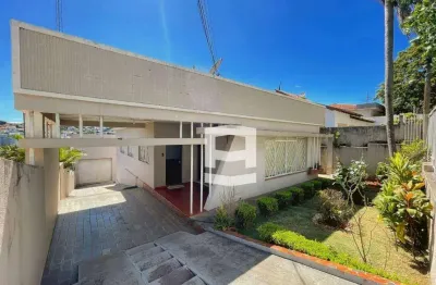 Casa com 5 dormitórios à venda, 257 m² por R$ 850.000,00 - Centro - Apucarana/PR
