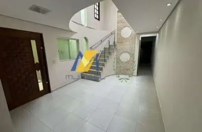 Sobrado à venda com 264m², 4 dormitórios, 1 suíte, 2 salas e 2 vagas!!!
