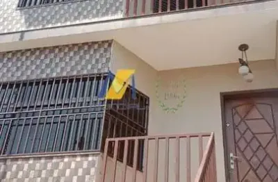 Sobrado à venda com 359m², 4 dormitórios, 4 suítes, 1 sala e 5 vagas!!!