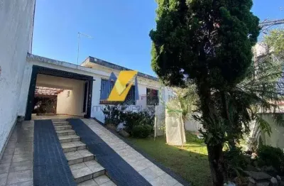 Casa à venda com 228m², 2 dormitórios, 1 suíte, 1 sala e 4 vagas!!!