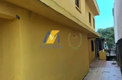 Casa à venda na Rua Cosenza, Utinga, Santo André
