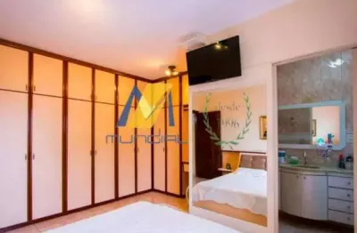 Sobrado para venda com 218m², 3 dormitórios, 1 suíte, 1 sala e 3 vagas!!!