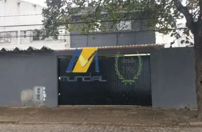 Galpão de 300m² para locação com ampla área e estrutura versátil