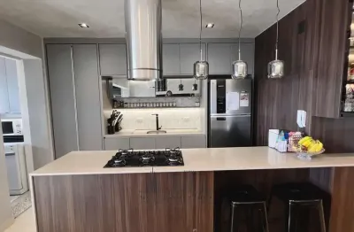 Belíssimo apartamento mobiliado e decorado ao lado do parque do ingá.