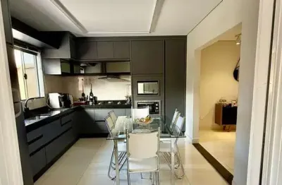 Casa com 3 quartos à venda na Rua Lázaro Benedito Carnielli, 36, Jardim Canadá, Maringá