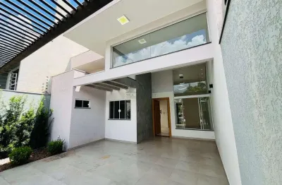 Excelente casa à venda no Jardim Petrópolis, em Maringá. Cozinha Planejada