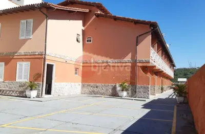 Casa tríplex a venda em condomínio com 3 quartos no peró - cabo frio
