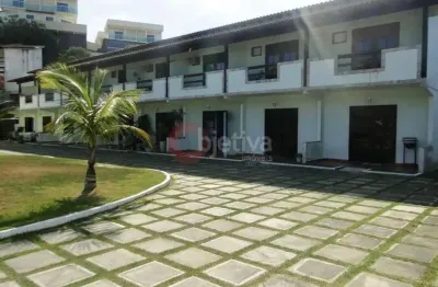 Casa duplex em condomínio com 3 suítes, peró - cabo frio