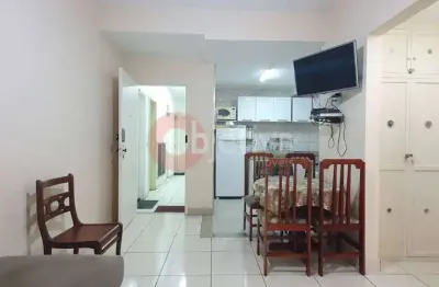 Apartamento, 2 quartos,  77m², próximo à praia do forte, centro - cabo frio