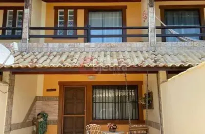Tríplex geminada, 3 quartos, 180m², vista para o mar, peró - cabo frio