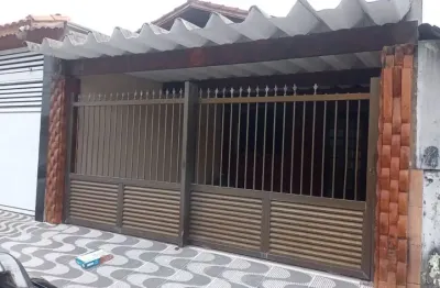 Casa geminada 2 dorm, 2 vagas, 2 wc com churrasqueira   no maracanã – praia grande