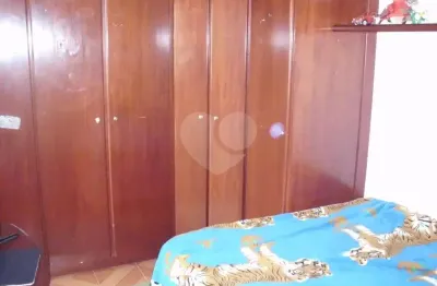 Casa em condomínio fechado com 3 quartos à venda na rua vale da ribeira, 77, vila mariza mazzei, são paulo, 150 m2 por r$ 795.000