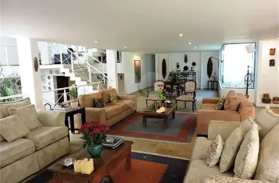 Casa em condomínio fechado com 4 quartos à venda na rua ouro preto, 1, chácara de la rocca, carapicuíba, 639 m2 por r$ 2.500.000