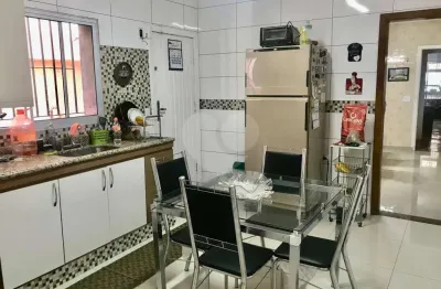 Casa com 3 quartos à venda na rua teixeira de freitas, 52, belenzinho, são paulo, 200 m2 por r$ 1.380.000