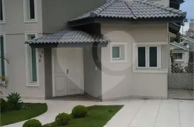 Casa em condomínio fechado com 3 quartos à venda na rua tomi saburo yamamoto, 253, jardim das cerejeiras, arujá, 274 m2 por r$ 1.700.000