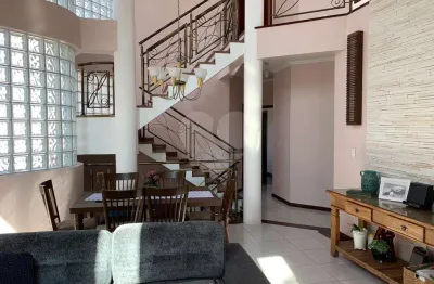 Casa em condomínio fechado com 3 quartos à venda na rua tomi saburo yamamoto, 253, jardim das cerejeiras, arujá, 274 m2 por r$ 1.700.000
