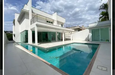 Casa em condomínio fechado com 4 quartos para alugar na alameda lambrusco, 95, tamboré, barueri, 536 m2 por r$ 31.900