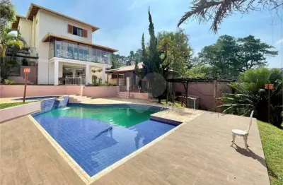 Casa em condomínio fechado com 3 quartos à venda na rua jupi, 10, chácara das paineiras, carapicuíba, 358 m2 por r$ 2.500.000