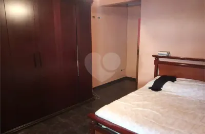 Casa com 3 quartos à venda na avenida elias antônio lopes, 22, parque taipas, são paulo, 220 m2 por r$ 549.000