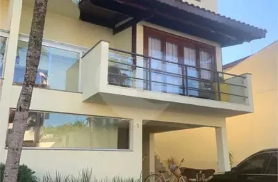 Casa em condomínio fechado com 3 quartos à venda na avenida salim elias bacach, 1081, vila oliveira, mogi das cruzes, 180 m2 por r$ 1.190.000