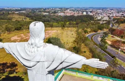 Casa com 2 quartos à venda na rua edgard genezini, 223, bosque, vinhedo, 250 m2 por r$ 720.000
