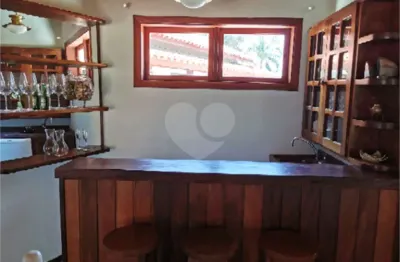 Casa em condomínio fechado com 4 quartos à venda na estrada da boiada, 2825, vista alegre, vinhedo, 400 m2 por r$ 1.860.000
