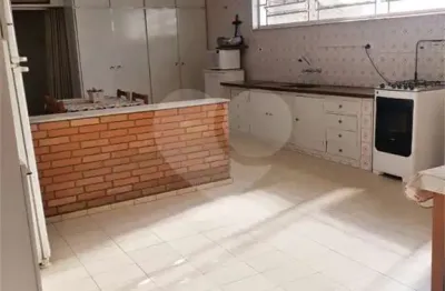 Casa com 4 quartos à venda na rua fernando costa, 74, centro, vinhedo, 320 m2 por r$ 850.000