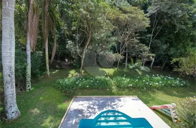Casa em condomínio fechado com 3 quartos à venda na rua arapanés, 5, aldeia da fazendinha, carapicuíba, 398 m2 por r$ 2.300.000