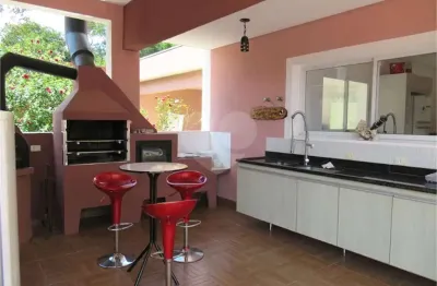 Casa em condomínio fechado com 4 quartos à venda na rua ouro preto, 1, chácara de la rocca, carapicuíba, 620 m2 por r$ 2.250.000