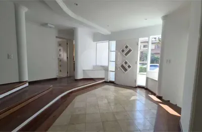 Casa em condomínio fechado com 4 quartos à venda na alameda londrina, 151, alphaville, santana de parnaíba, 533 m2 por r$ 3.000.000