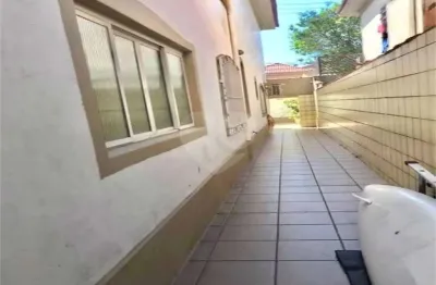 Casa com 3 quartos à venda na rua guaibê, 113, aparecida, santos, 198 m2 por r$ 1.310.000