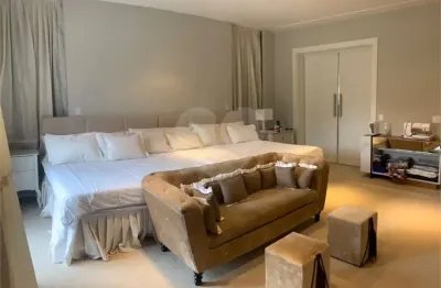 Casa em condomínio fechado com 6 quartos à venda na avenida ribeirão preto, 385, residencial tamboré, barueri, 1260 m2 por r$ 13.000.000