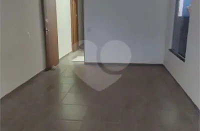 Casa em condomínio fechado com 2 quartos à venda na rua alzira elizabete unello, 138, jardim rubi, mogi das cruzes, 203 m2 por r$ 700.000