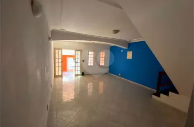 Casa com 2 quartos à venda na rua araújo guimarães, 10, jardim monte alegre, são paulo, 200 m2 por r$ 645.000