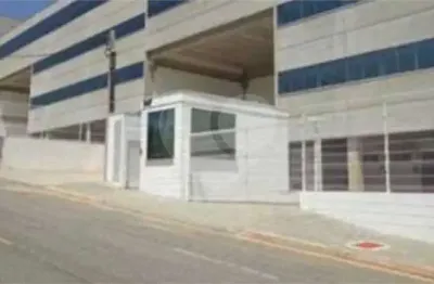 Terreno à venda na alameda áfrica, 34, tamboré, santana de parnaíba, 4576 m2 por r$ 6.300.000