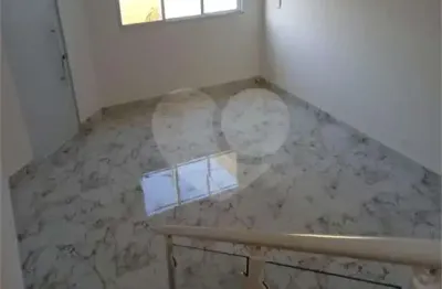 Casa em condomínio fechado com 3 quartos à venda na rua tainá, 226, villas do jaguari, santana de parnaíba, 138 m2 por r$ 800.000
