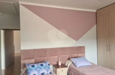 Casa em condomínio fechado com 3 quartos à venda na rua sabiá, 1206, suru, santana de parnaíba, 330 m2 por r$ 1.849.000